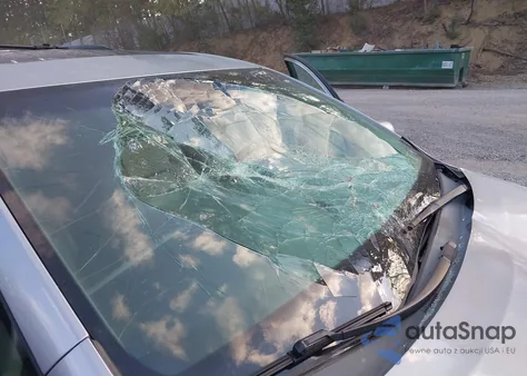 2015 Toyota Sienna Xle Premium 8 Passenger z USA, uszkodzony, nr VIN 5TDYK3DC2FS593269